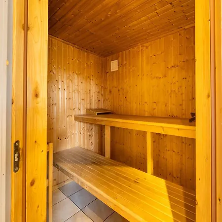 In With Sauna *